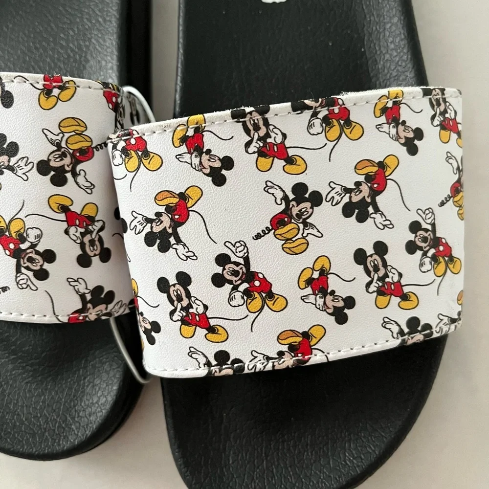Disney Black and White Sandals Flip Flops with Open‎ Toe Design
